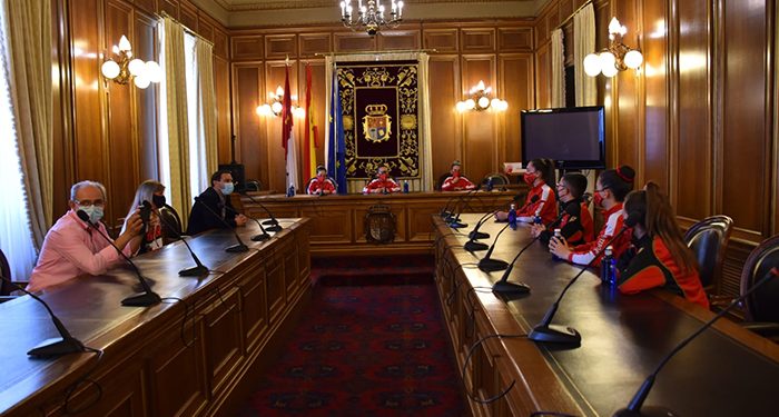 Martínez Chana da la enhorabuena al CD Ritmo K en Q por los buenos resultados obtenidos en gimnasia rítmica Martínez Chana da la enhorabuena al CD Ritmo K en Q por los buenos resultados obtenidos en gimnasia rítmica