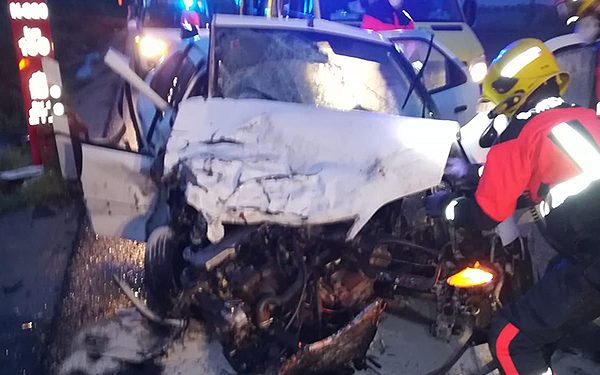 Trasladadas dos personas al hospital Virgen de la Luz tras sufrir un accidente en la N-320