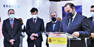 Ábalos anuncia que en los primeros días de julio volverá la restauración a los trenes de Alta Velocidad suspendidos por la pandemia