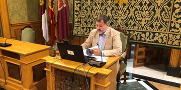 El informe del Instituto Geológico y Minero de España señala que el derrumbe no ha afectado al “macizo rocoso” sobre el que se asientan las Casas Colgadas y la Catedral