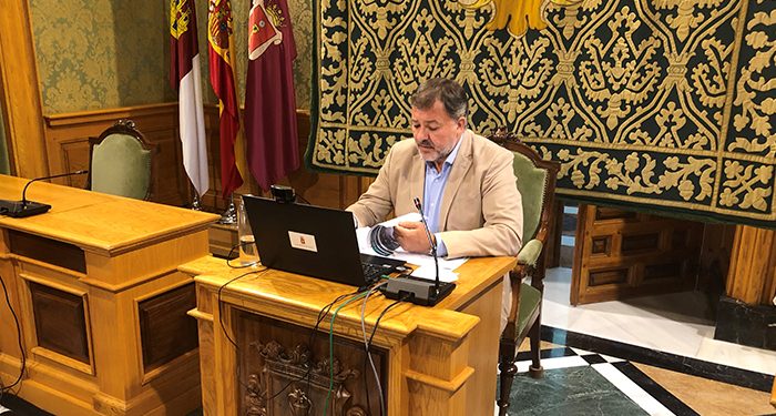 El informe del Instituto Geológico y Minero de España señala que el derrumbe no ha afectado al “macizo rocoso” sobre el que se asientan las Casas Colgadas y la Catedral