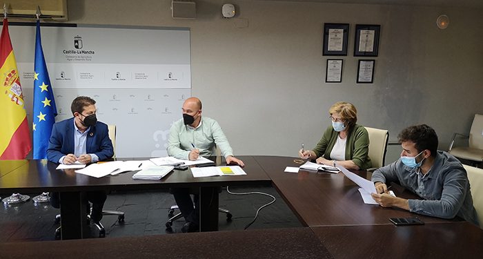 La Asociación de Municipios Ribereños y la Junta acuerdan establecer una Comisión de Seguimiento del Real Decreto de las obras