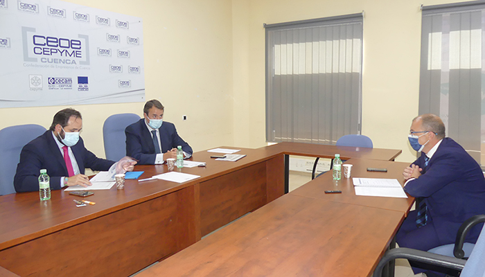 CEOE Cuenca presenta las líneas maestras de su plan de movilidad al presidente del PP en la región