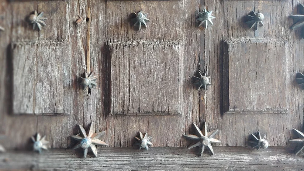 detalle de la puerta de la iglesia | Liberal de Castilla