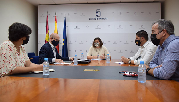 El Gobierno regional, CCOO y UGT trabajan de manera conjunta para devolver la actividad industrial a la planta de Siemens en Cuenca