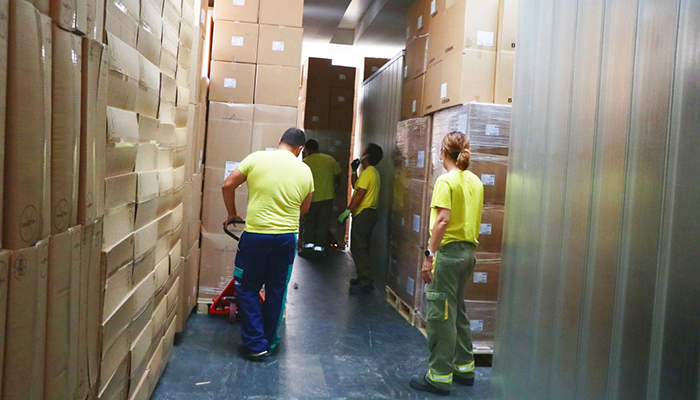 La Junta ha enviado esta semana una nueva remesa con más de 225.000 artículos de protección a los centros sanitarios