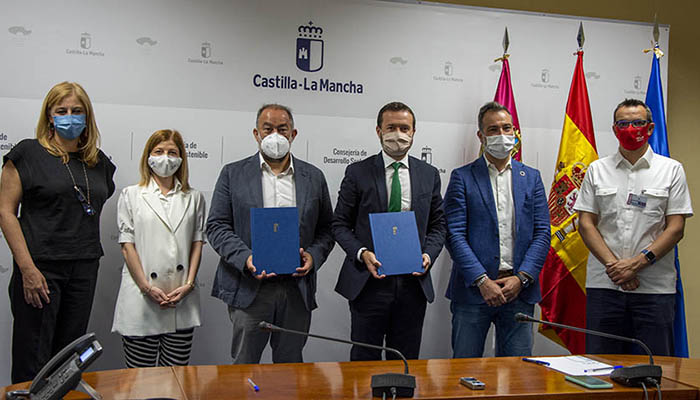 La UCLM y el Gobierno regional crean una cátedra para impulsar la economía circular en Castilla-La Mancha