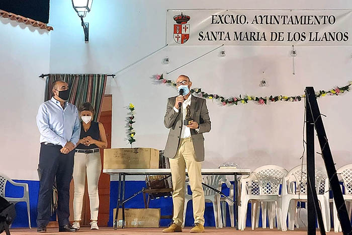 El Ayuntamiento de Santa María de los Llanos reconoce la labor de Comsermancha durante la pandemia