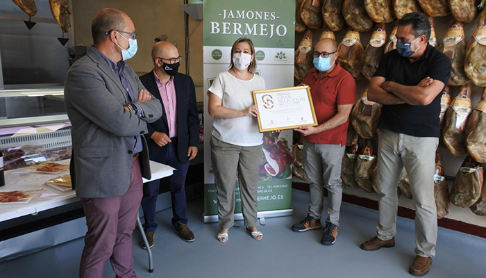 Jamones Bermejo recibe el galardón Selección Plata obtenido en la última edición de los Premios Gran Selección