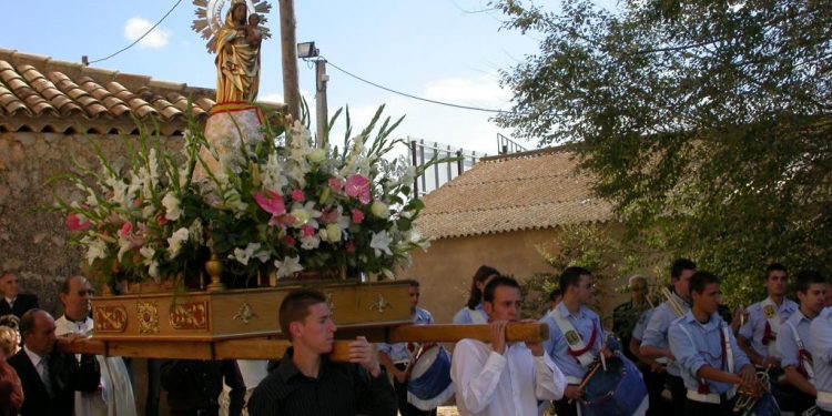 Año 2004. Los melgoseros rondaron a la Virgen del Pilar en vísperas