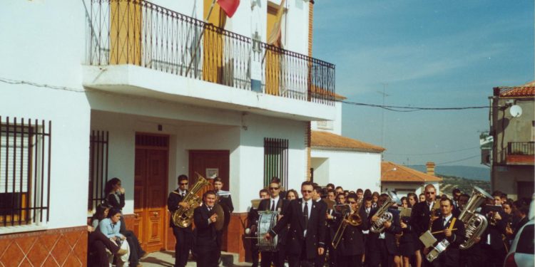 27 de octubre de 2001. Así celebró Fuentelespino de Haro su segundo Corpus