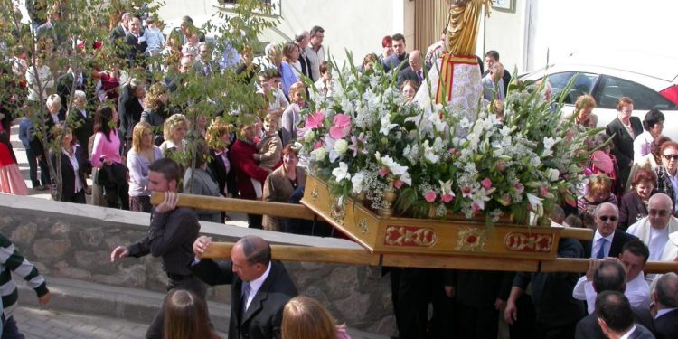 Año 2004. Los melgoseros rondaron a la Virgen del Pilar en vísperas