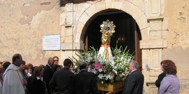 Año 2004. Los melgoseros rondaron a la Virgen del Pilar en vísperas