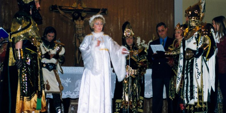 Valera de Abajo y los Dichos a la Virgen del Rosario en 1998