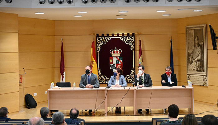 La Universidad regional aborda en Cuenca el presente y futuro de la Jurisdicción Militar