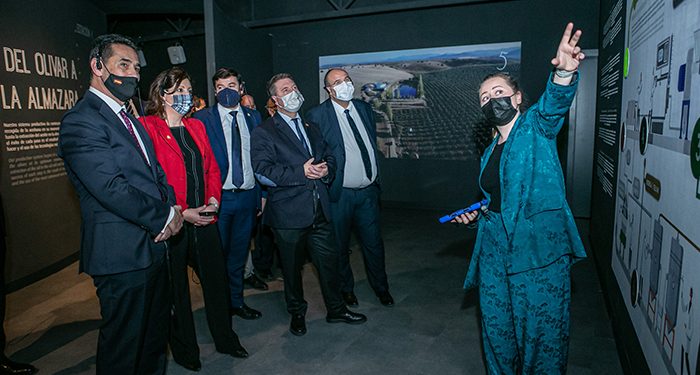 Page anuncia la creación de un centenar de empleos en la ciudad de Cuenca a través de dos proyectos empresariales Page anuncia la creación de un centenar de empleos en la ciudad de Cuenca a través de dos proyectos empresariales
