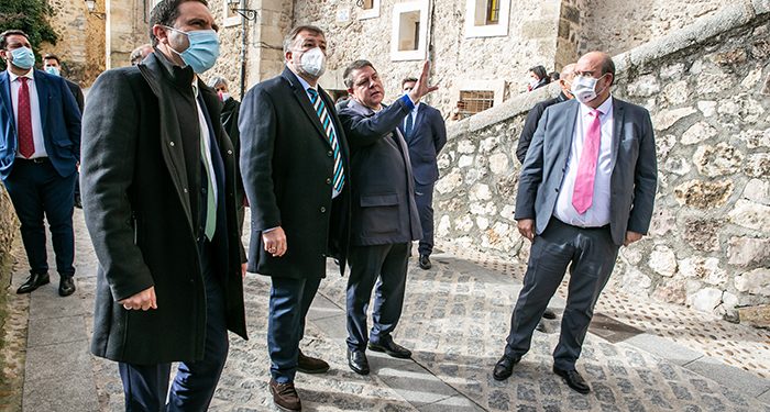 Page avanza la ampliación del centro de salud Cuenca II y la adjudicación de la redacción de proyecto para la construcción de uno nuevo en Horcajo de Santiago Page avanza la ampliación del centro de salud Cuenca II y la adjudicación de la redacción de proyecto para la construcción de uno nuevo en Horcajo de Santiago