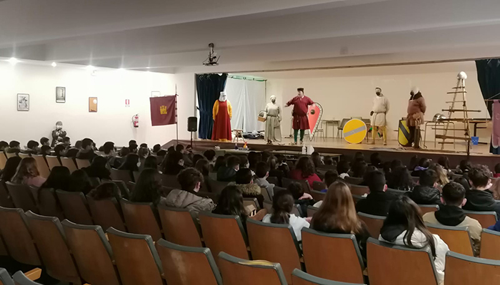 La Asociación conquense CONCA ofrece una charla demostrativa sobre la Edad Media en Alcázar de San Juan