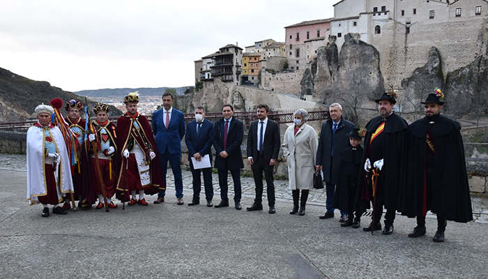 La Diputación de Cuenca apoyará a Valera de Abajo para que los Moros y Cristianos sean declaradas de Interés Turístico Regional