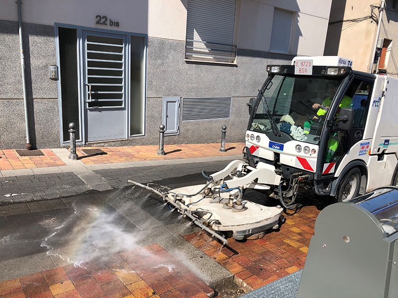 La limpieza intensiva que se está llevando barrio a barrio en Cuenca conlleva restricciones de aparcamiento en diversas zonas esta semana