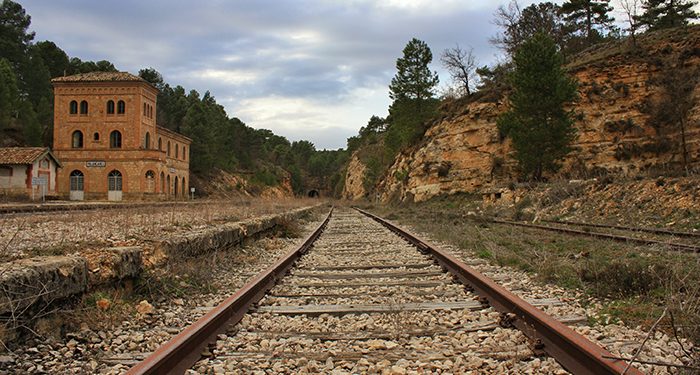 ADIF solicita al Ministerio la clausura del tren convencional Tarancón-Utiel por no ser rentable ADIF solicita al Ministerio la clausura del tren convencional Tarancón-Utiel por no ser rentable