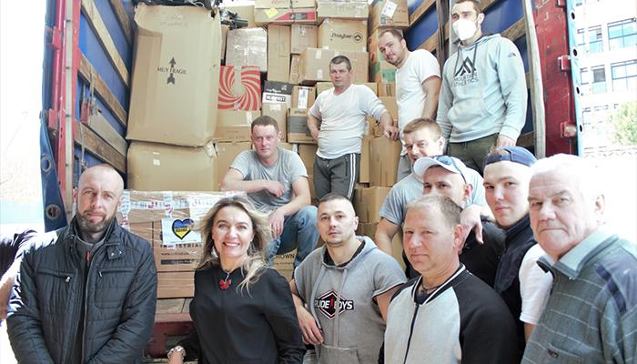 Voluntarios ucranianos de Cuenca, con el apoyo de la asociación Elvira por Ucrania y de la Hípica de la ciudad envían un tráiler de ayuda humanitaria a Ucrania