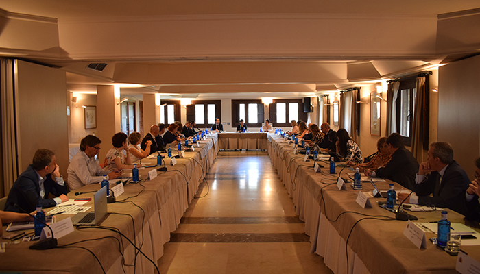 Isabel Rodríguez se reúne en Cuenca con los delegados y delegadas del Gobierno