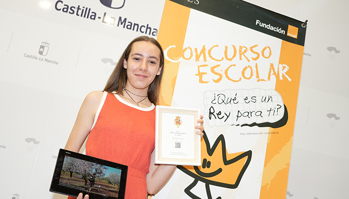 La alumna de Casasimarro, Elsa López, gana en Castilla-La Mancha el concurso ‘¿Qué es un rey para ti’