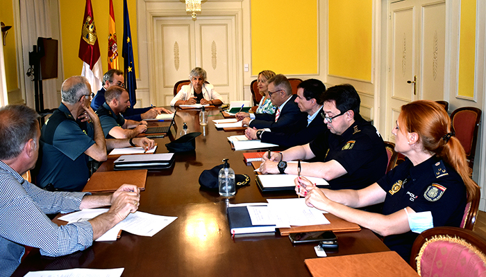 La subdelegada del Gobierno en Cuenca preside la reunión del Grupo de Trabajo Provincial para la colaboración entre la Inspección de Trabajo y las Fuerzas y Cuerpos de Seguridad del Estado