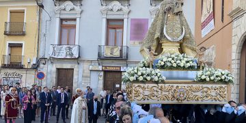 La Virgen de la Luz vuelve a desfilar, tras dos años interrumpidos por la pandemia, por las calles de Cuenca