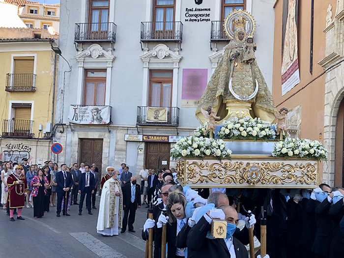 La Virgen de la Luz vuelve a desfilar, tras dos años interrumpidos por la pandemia, por las calles de Cuenca