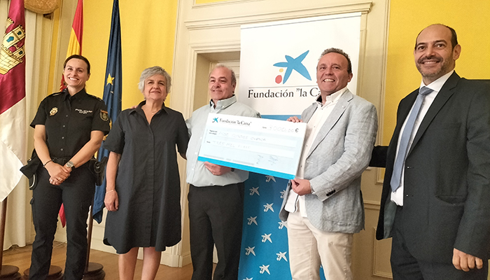 La Asociación de Sordos de Cuenca recibe el apoyo de la Fundación “la Caixa” para su taller de difusión de lengua de signos española