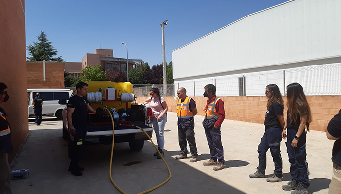 Los bomberos de la Diputación de Cuenca se forman para actuar ante un incendio en un parque eólico
