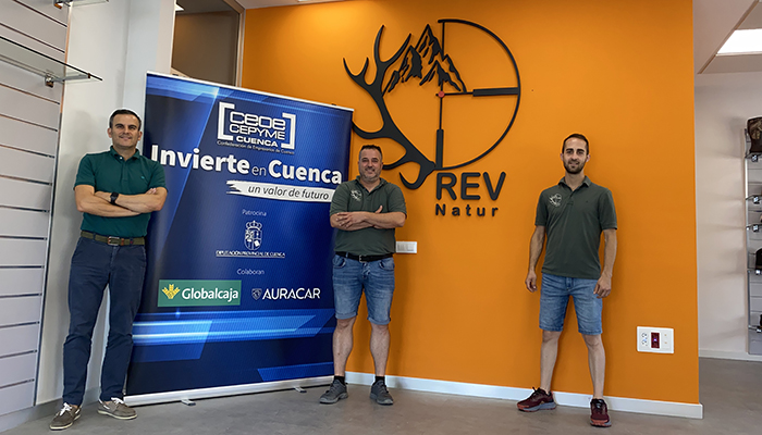 Invierte en Cuenca muestra su apoyo a la instalación de la nueva armería RevNatur en Cuenca