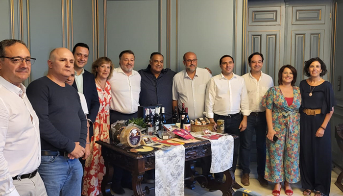 La Diputación de Cuenca promociona los productos agroalimentarios conquenses entre los inversores de Toro Verde y Hoteles Nayara