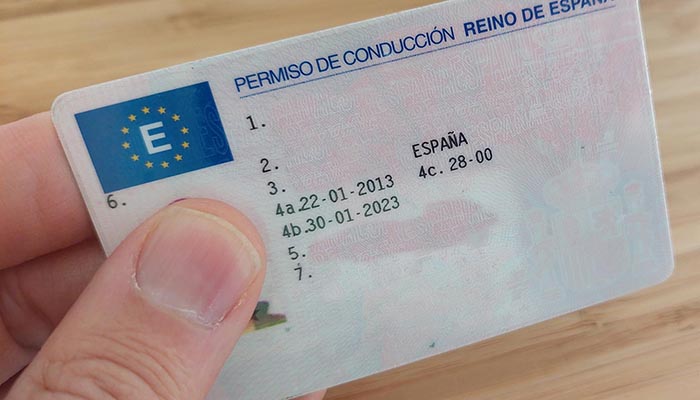 Más de 1.600 multas al año en Cuenca por conducir sin carné o seguro