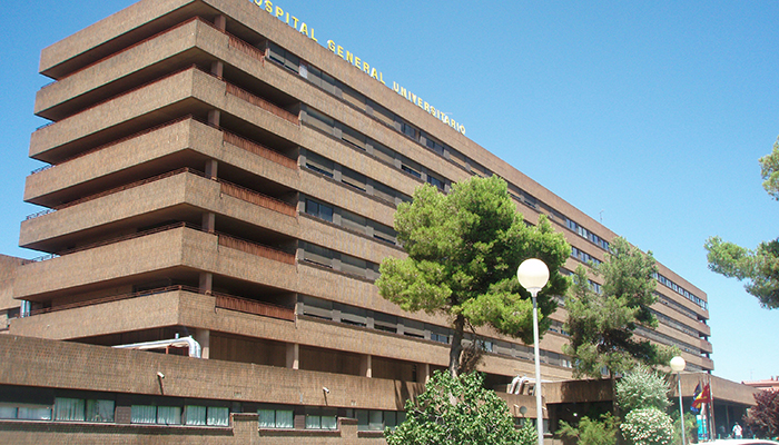 Trasladados al Hospital de Albacete tres personas tras un incendio en una vivienda en Iniesta
