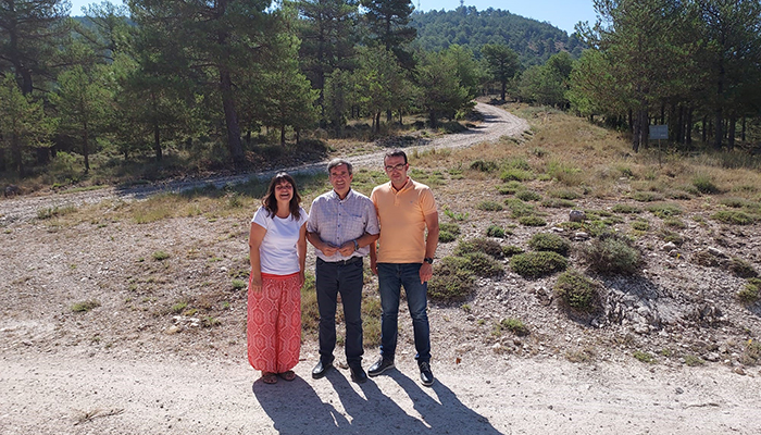 El Gobierno regional mejora dos caminos en Cañete que dan acceso al monte ´Cabeza de don Pedro´ con una longitud de seis kilómetros