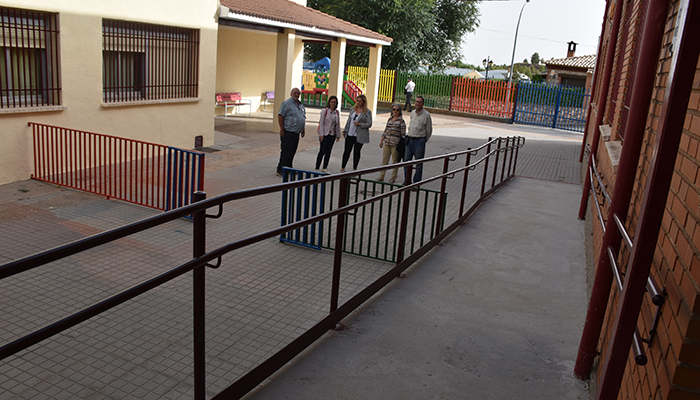 El Gobierno regional destina 48.000 euros a diferentes mejoras en el colegio público de San Lorenzo de la Parrilla