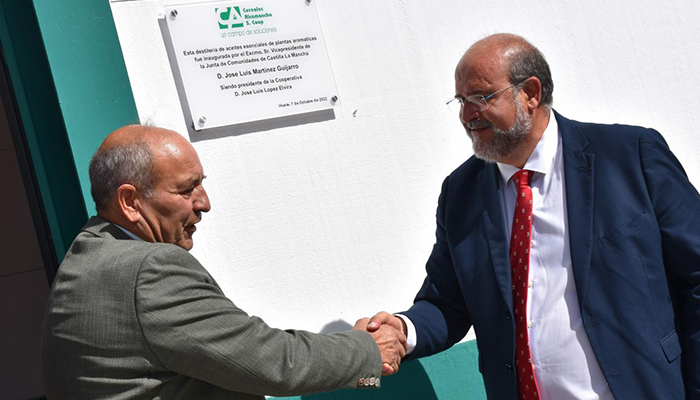 Inaugurada en Huete una nueva destilería de plantas aromáticas de Alcamancha
