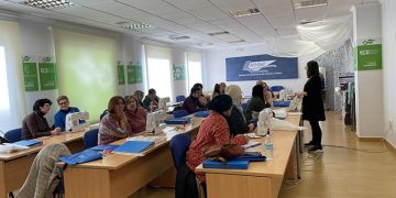 ACESANC imparte un curso de arreglos y adaptaciones de prendas y artículos en textil y piel