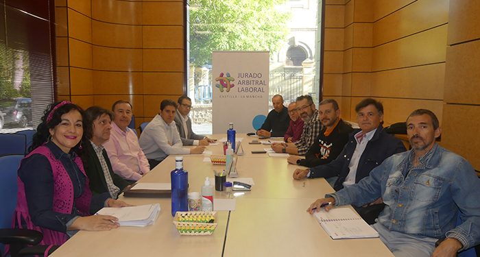 Firmado el convenio colectivo provincial de transporte de viajeros por carretera de Cuenca con vigencia hasta 2026 Firmado el convenio colectivo provincial de transporte de viajeros por carretera de Cuenca con vigencia hasta 2026