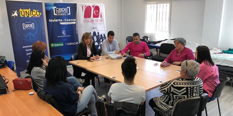 Invierte en Cuenca y AMEP trabajan para generar una empresa de servicios dirigida por mujeres en El Provencio