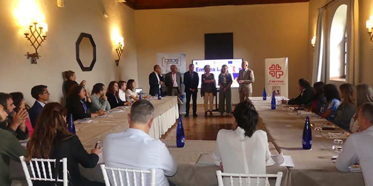 CEOE-Cepyme Cuenca, Cáritas Diocesana de Cuenca y Fundación CEOE reúnen a cerca de 30 personas para informar sobre el proyecto Emplea.Lab