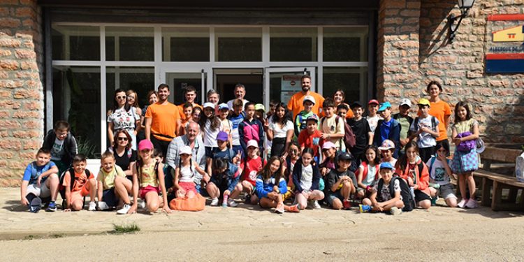 Dos mil escolares de Primaria de la provincia de Cuenca han disfrutado del programa ‘Un Día en la Naturaleza’ en el Albergue Fuente de las Tablas