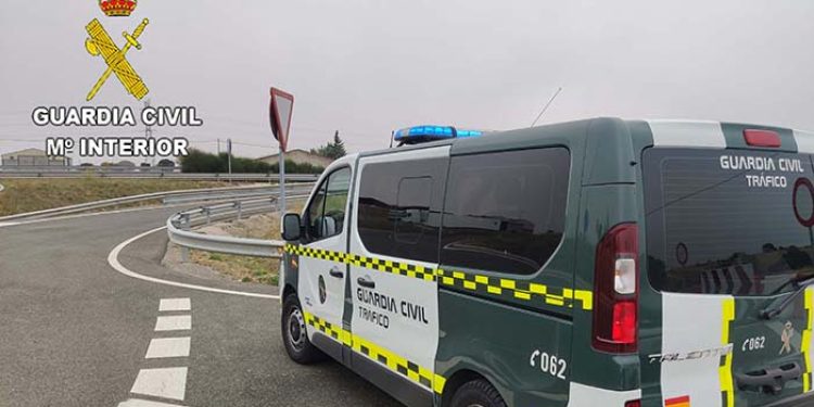 Detenido el conductor de un camión por el accidente en el que murieron dos sanitarios en Fuentes: se le atribuyen dos delitos de homicidio por imprudencia Detenido el conductor de un camión por el accidente en el que murieron dos sanitarios en Fuentes: se le atribuyen dos delitos de homicidio por imprudencia