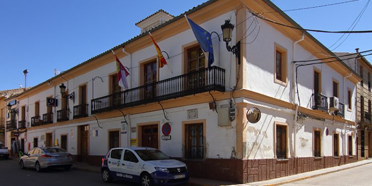 MITMA concede casi un millón de euros al ayuntamiento de Campillo de Altobuey para rehabilitar edificios públicos MITMA concede casi un millón de euros al ayuntamiento de Campillo de Altobuey para rehabilitar edificios públicos