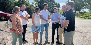 Firmado el acta de replanteo para el inicio de las obras de construcción de la glorieta en la CM-220 en Arcas