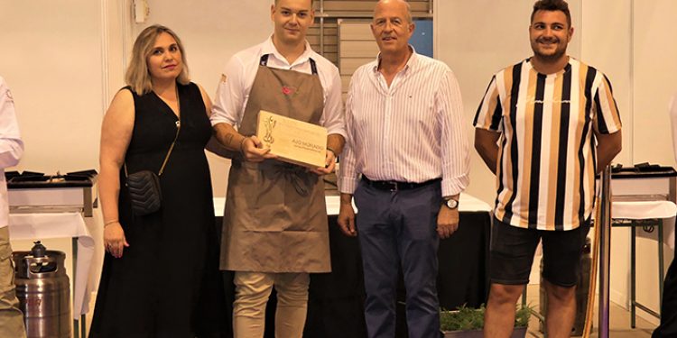 Juan Redondo, del Restaurante Santerra de Madrid, gana el XIII Concurso Nacional de Cocina ‘Ajo Morado Las Pedroñeras’ Juan Redondo, del Restaurante Santerra de Madrid, gana el XIII Concurso Nacional de Cocina ‘Ajo Morado Las Pedroñeras’