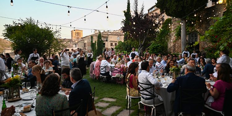 Nuevo éxito de la cena en el Jardín de Sofía, segundo lugar emblemático para conmemorar la capitalidad gastronómica
